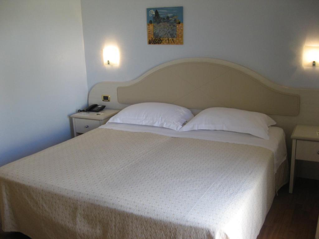Hotel Levante Fossacesia Oda fotoğraf